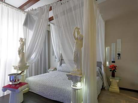 Queen Suite