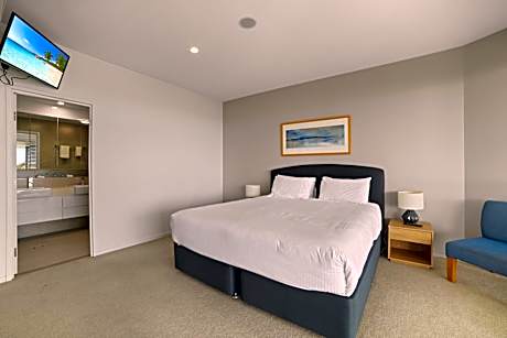 Three Bedroom Apartment North Facing Ocean View