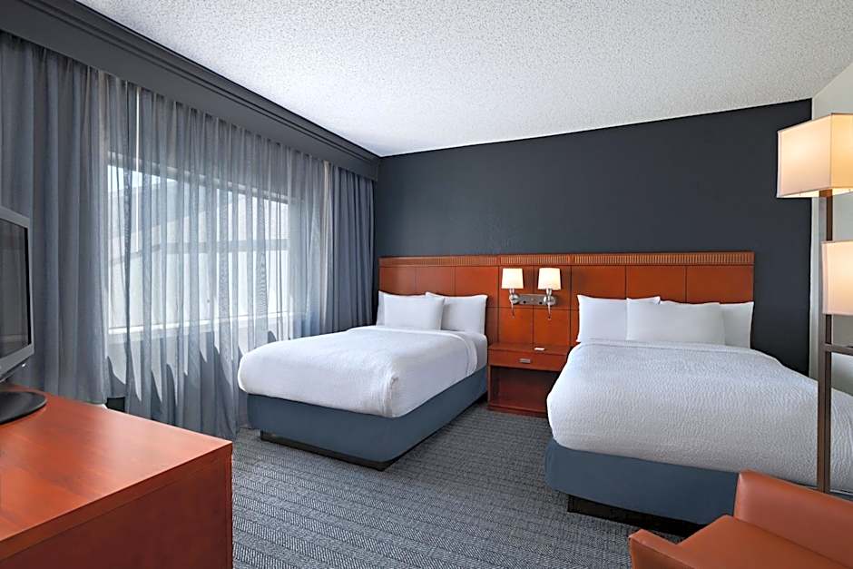 Courtyard by Marriott Dallas Arlington/Entertainment District
