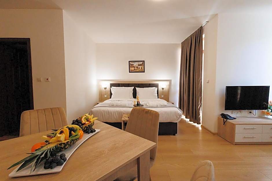 Green Wood Resort Apartments
