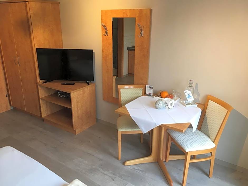 Hofgut Langenborn Wohnen auf Zeit möblierte Apartments Aschaffenburg Alzenau Frankfurt