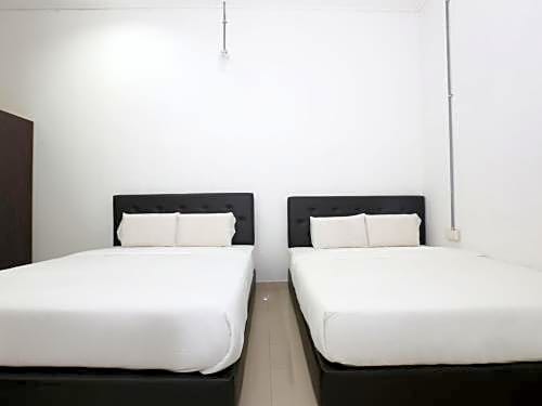 SPOT ON 89778 Aisy Hotel