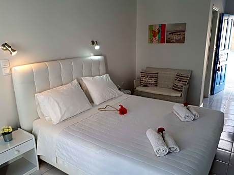 Double or Twin Room with Sea View