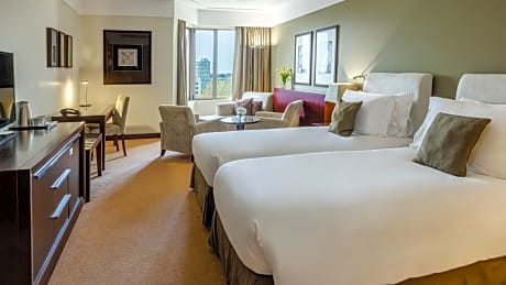 Junior Twin Suite with City View