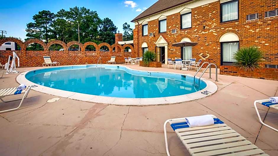 Best Western Plus Governor's Inn