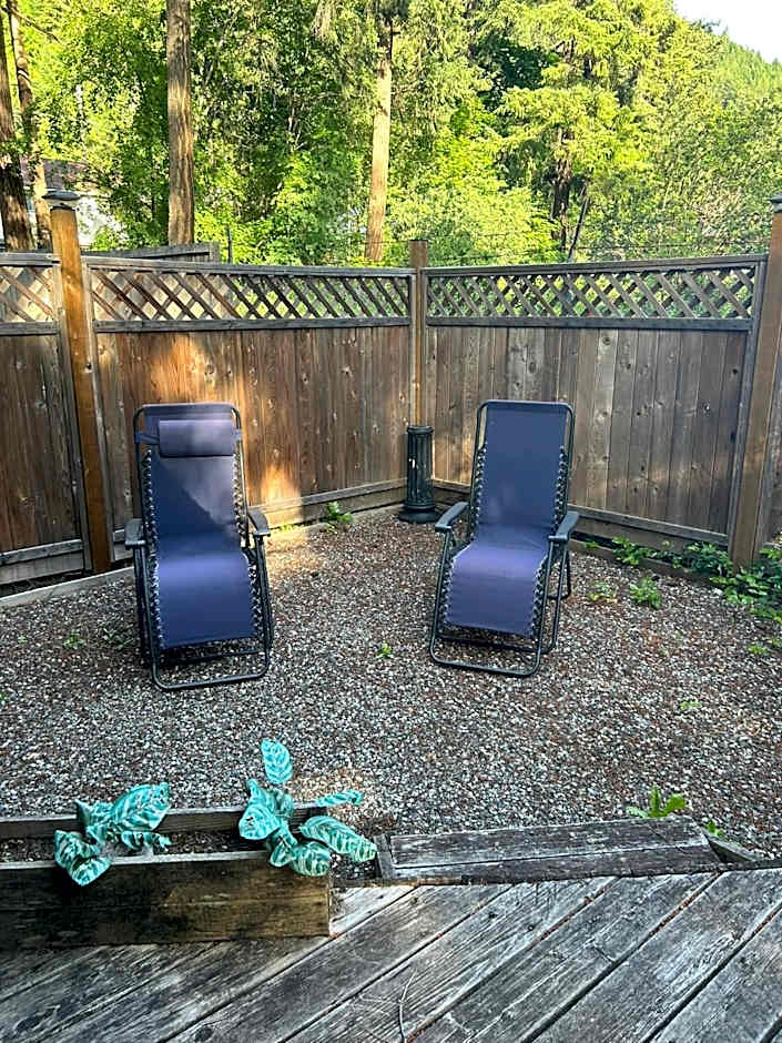 Old Towne Inne Chuckwagon Bar & Grill