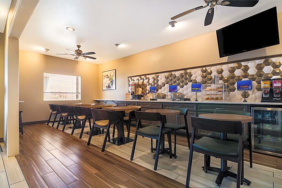 SureStay Plus by Best Western Topeka Northwest