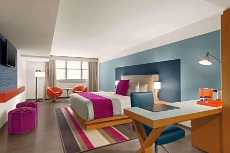 1 King Bed Premium Accessible Room