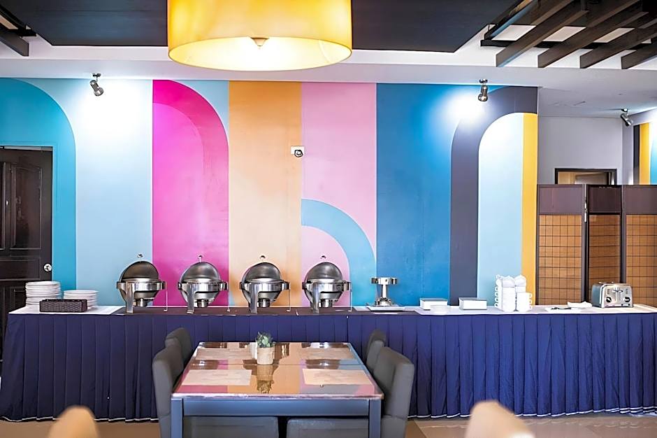 Holiday Suites Business District - Formerly Empire Suites Hotel