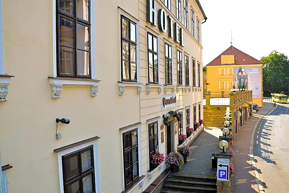 Hotel Paradies