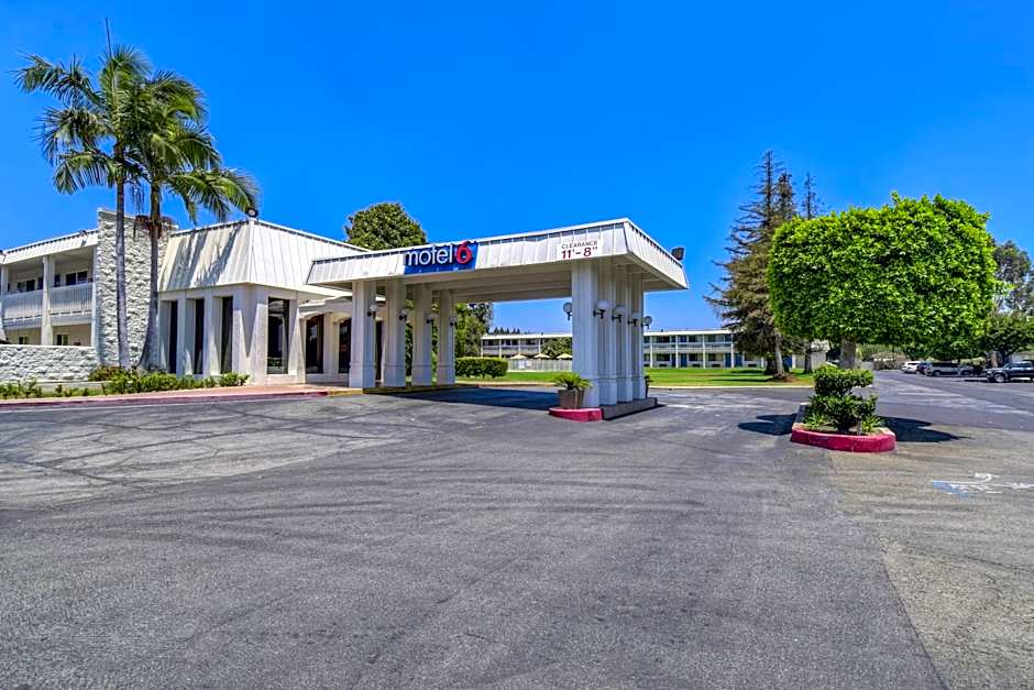 Motel 6 Claremont, CA
