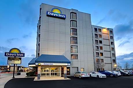 Days Inn by Wyndham Niagara Falls Near The Falls