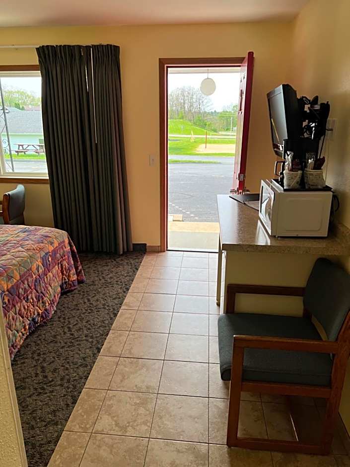 All Star Inn & Suites