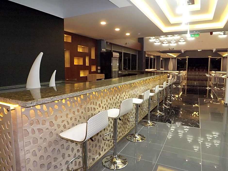 LUMA PLAZA HOTEL