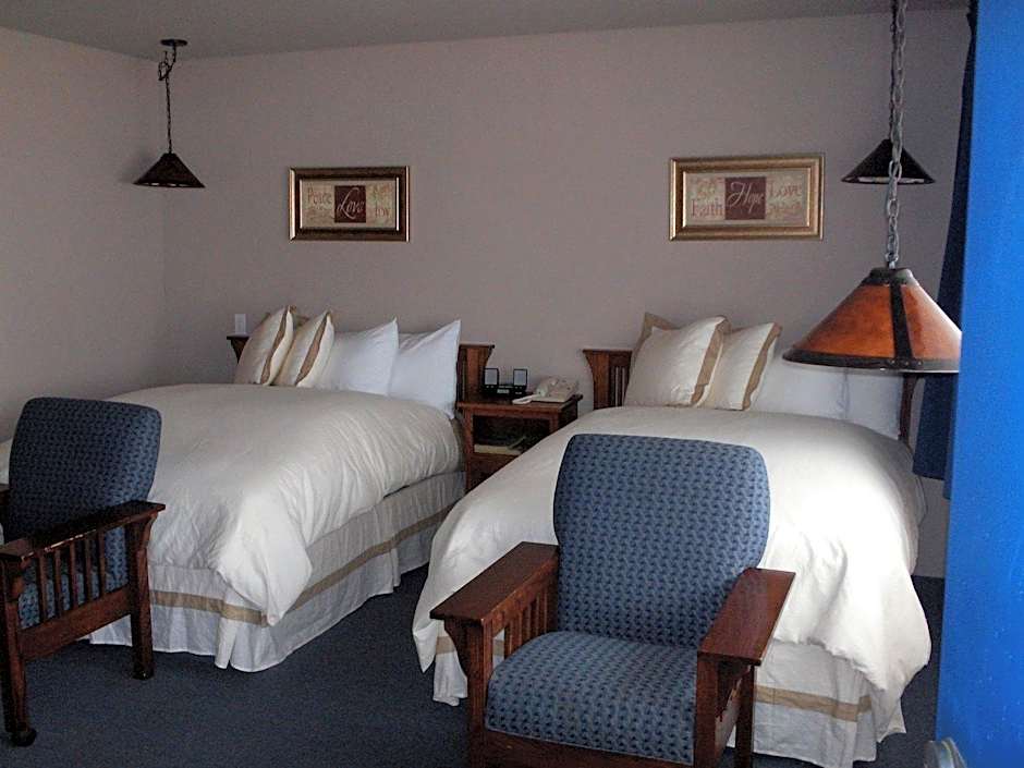 Gualala Surf Inn on the ocean bluff