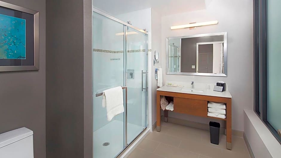 Holiday Inn Hotel & Suites Montreal Centre-ville Ouest By IHG