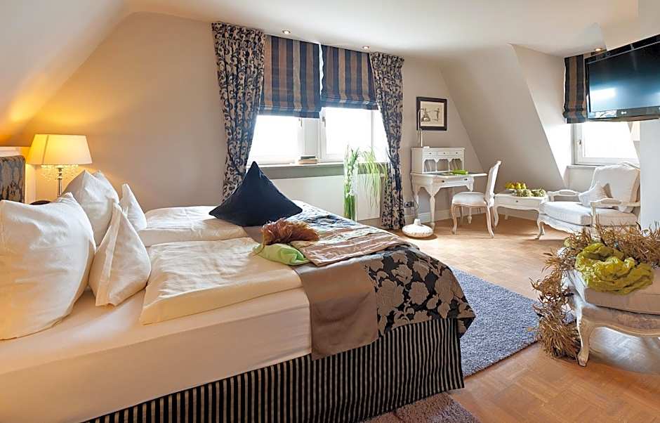 Schlosshotel Steinburg
