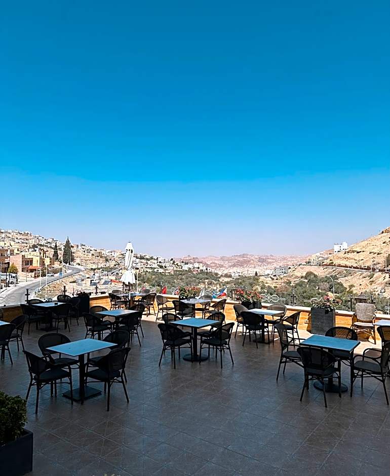 Petra Canyon Hotel
