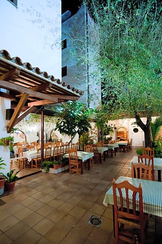 Hotel Restaurante Blanco y Verde