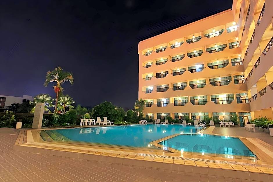 Harmoni Suites Hotel