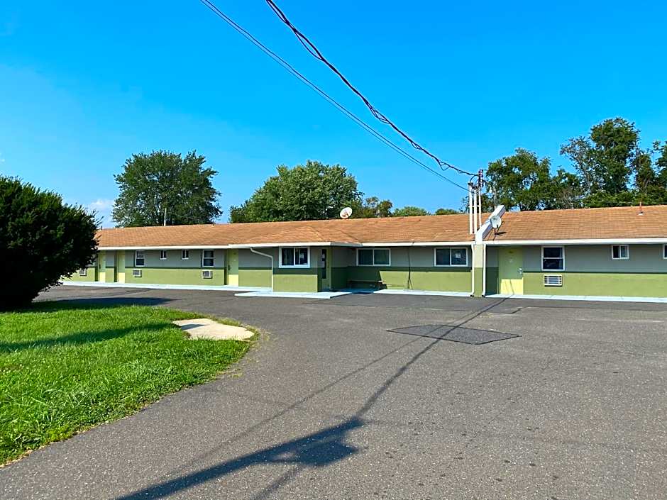 Red Carpet Inn & Suites Wrightstown