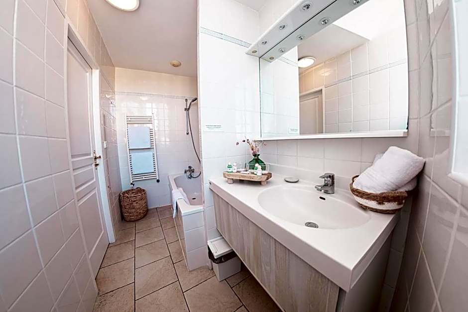 Logis hôtel et restaurant La Bastide Cabezac