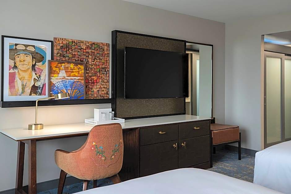 Renaissance by Marriott Dallas Addison Hotel