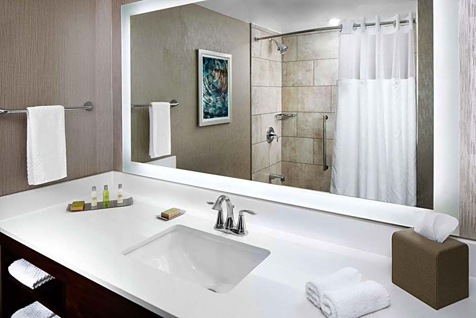 DoubleTree by Hilton Nashua
