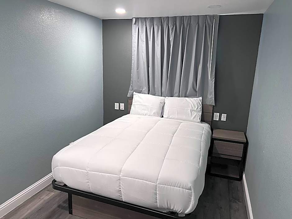 Surf City Inn & Suites