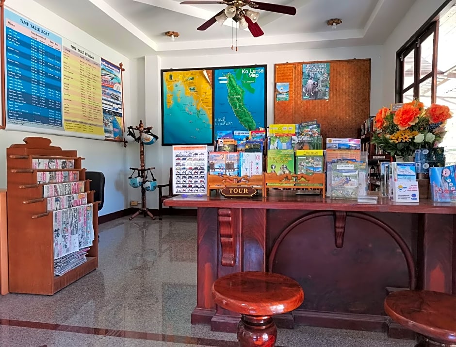 Holiday Villa, Lanta