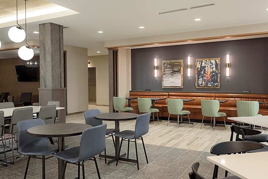 Fairfield Inn & Suites Cincinnati Oakley
