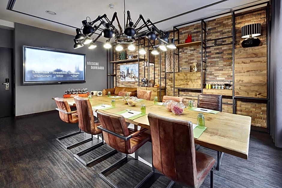 Lindner Hotel Cologne City Plaza, part of JdV by Hyatt
