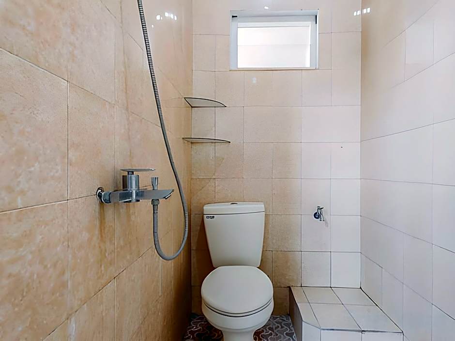 OYO Life 2760 Kost Simpang Borobudur 47