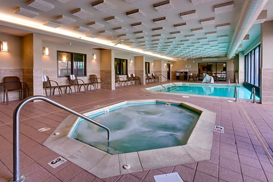 Drury Inn & Suites Overland Park
