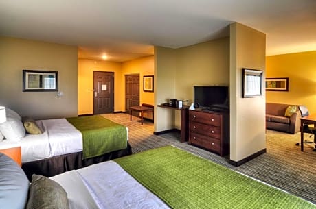 Queen Suite with Two Queen Beds - Disability Access