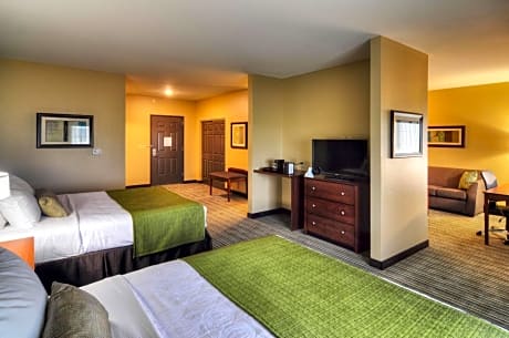 Suite Accessible Two Queen Beds