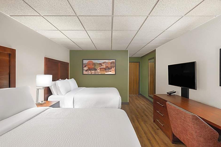 Garner Hotel Butte by IHG
