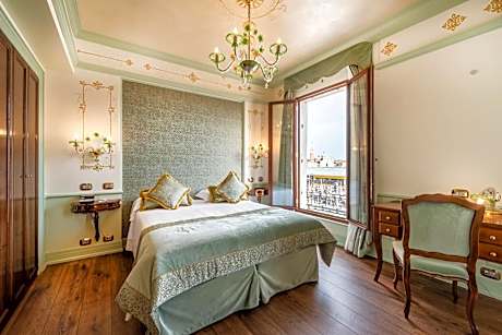 Deluxe Double or Twin Room with Grand Canal View