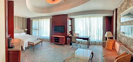 Horizon Premier River View King Room