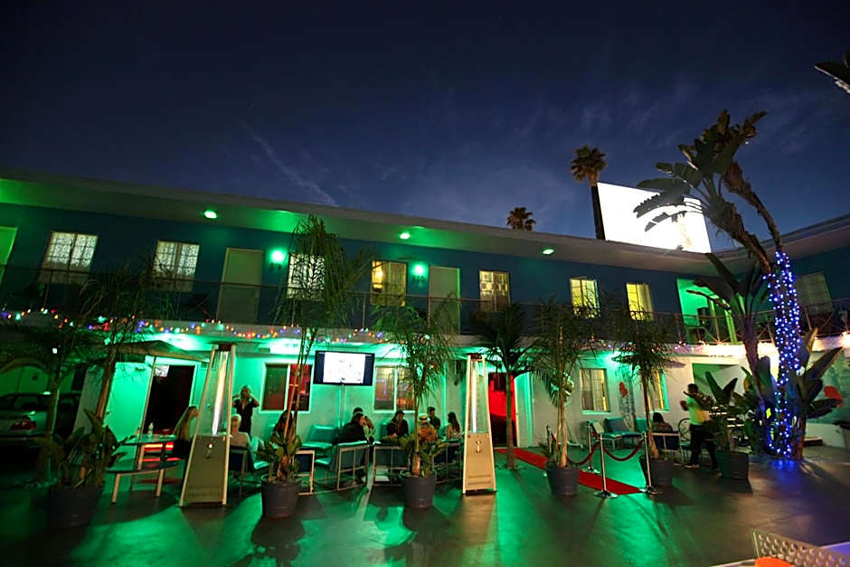 Vibe Hotel Hollywood