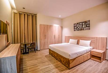 Junior Suite with Mountain View