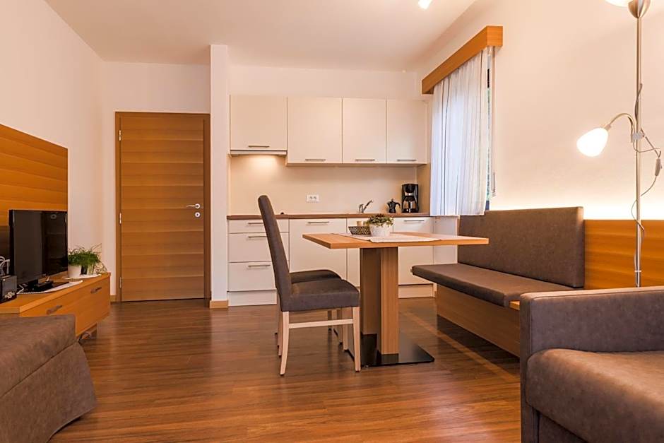 Heidi & Edith Family Aparthotel