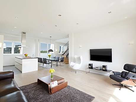 Penthouse Suite - Robert Schumann