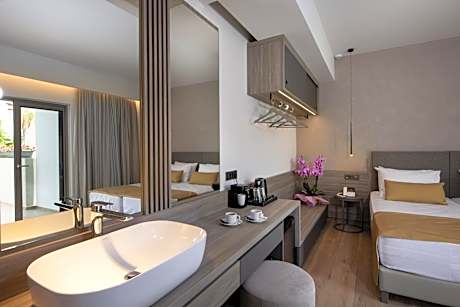 Junior Suite with Private Pool