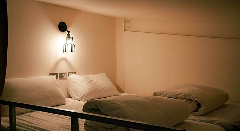 365.Hostel