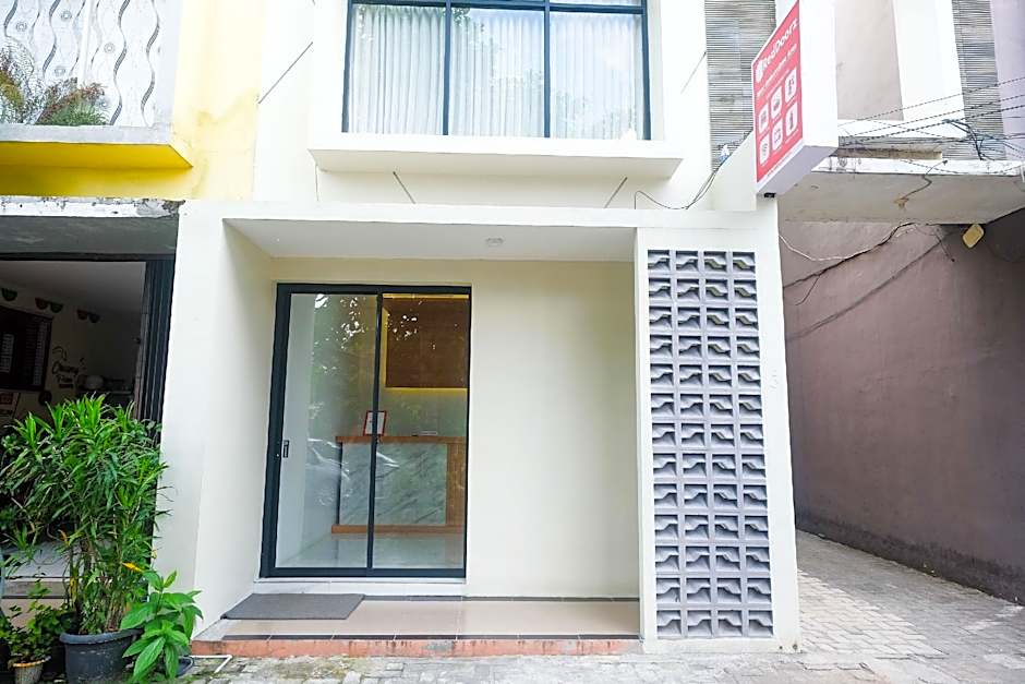 RedDoorz near Ambarrukmo Area