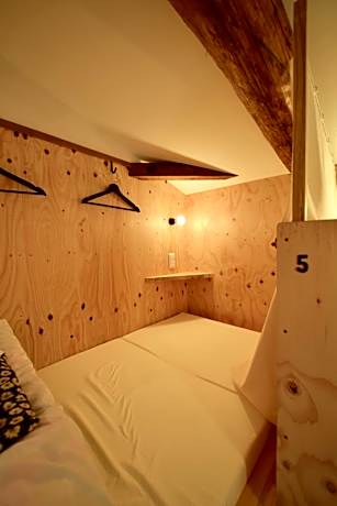 Bunk Bed in Mixed Dormitory Room