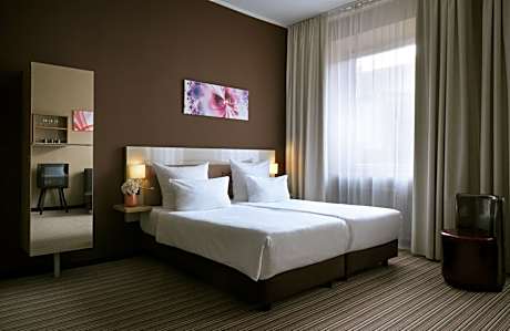 DELUXE ROOM CAPACITY 2