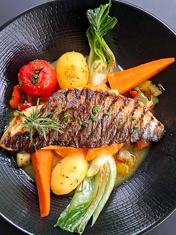 La Chartreuse Logis Hotel Restaurant