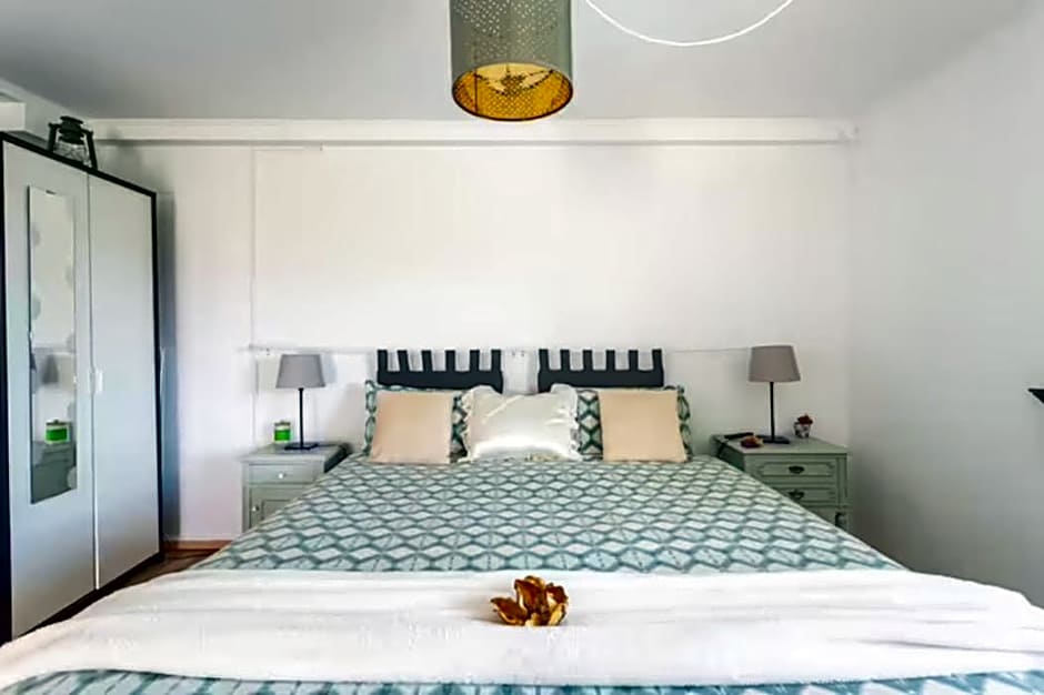 Alojamento - Apartamento ou quarto - Estacionamento à porta